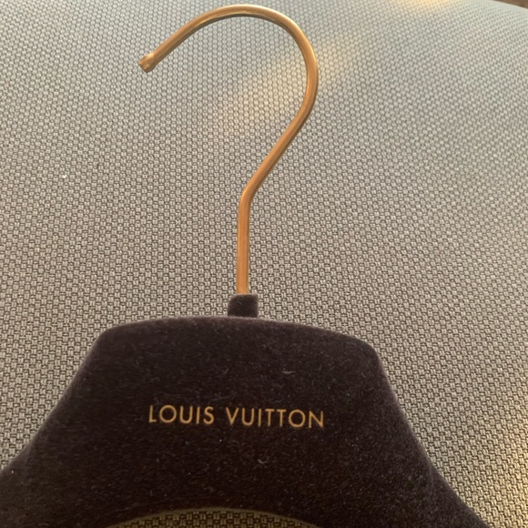 louis vuitton hanger